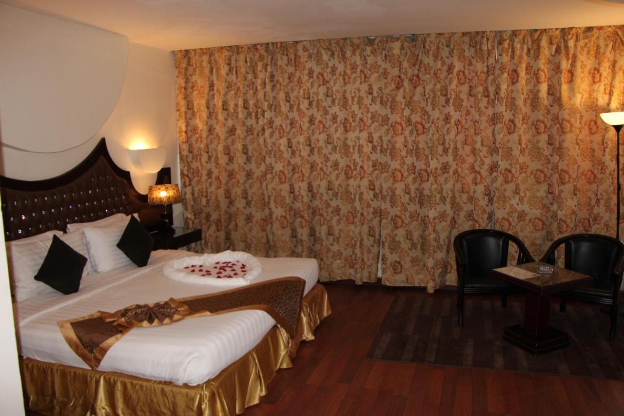 Kenanah Jeddah Hotel Esterno foto