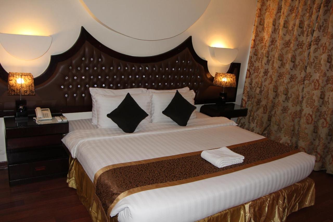 Kenanah Jeddah Hotel Esterno foto