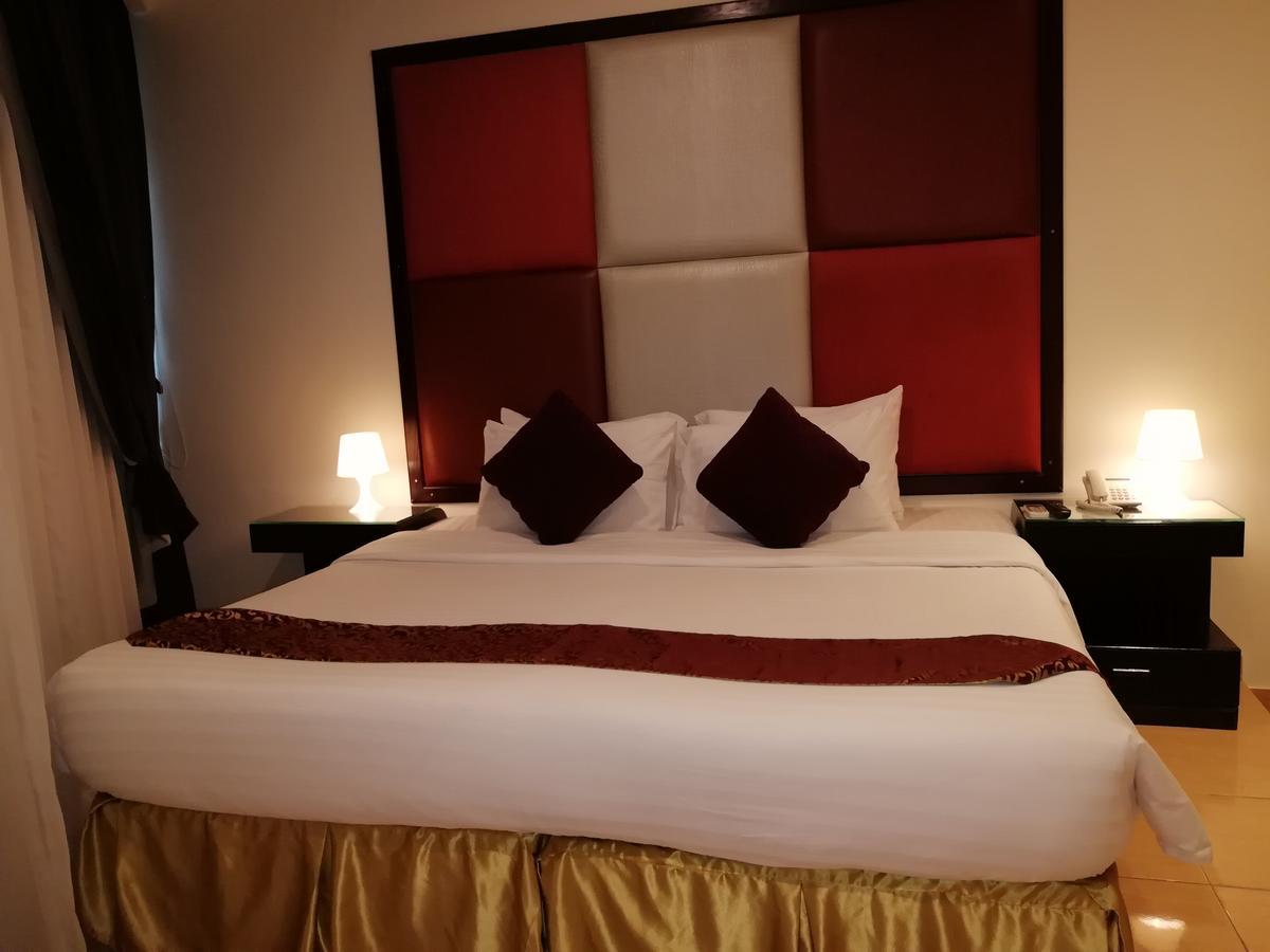 Kenanah Jeddah Hotel Esterno foto