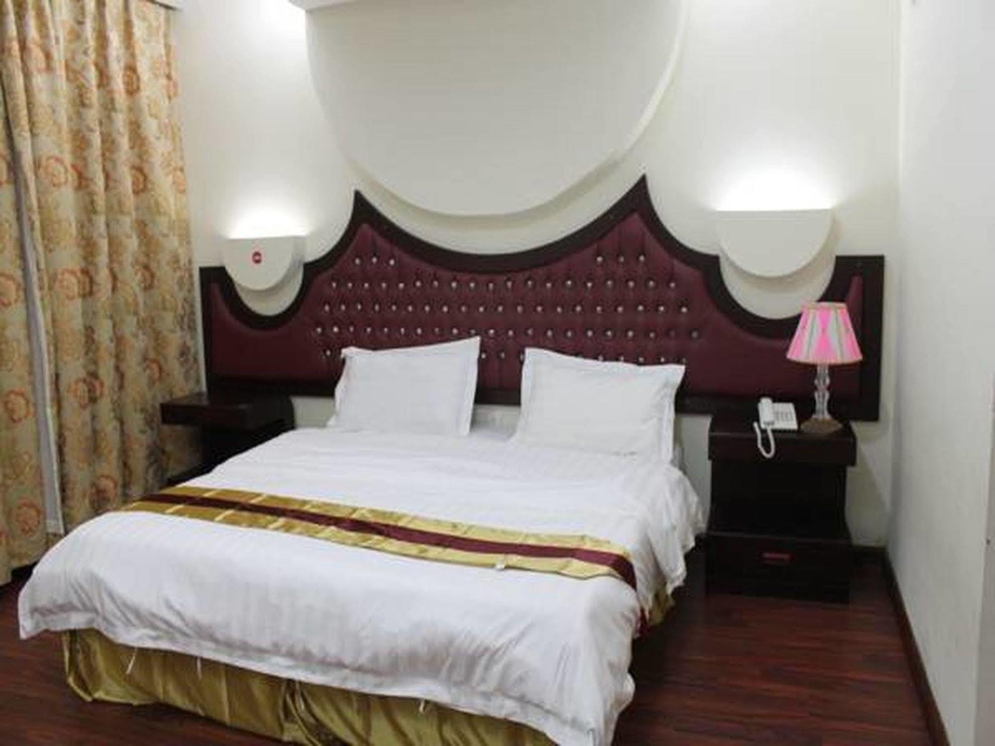 Kenanah Jeddah Hotel Esterno foto