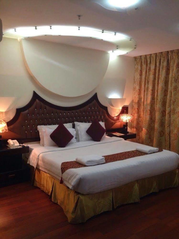 Kenanah Jeddah Hotel Esterno foto