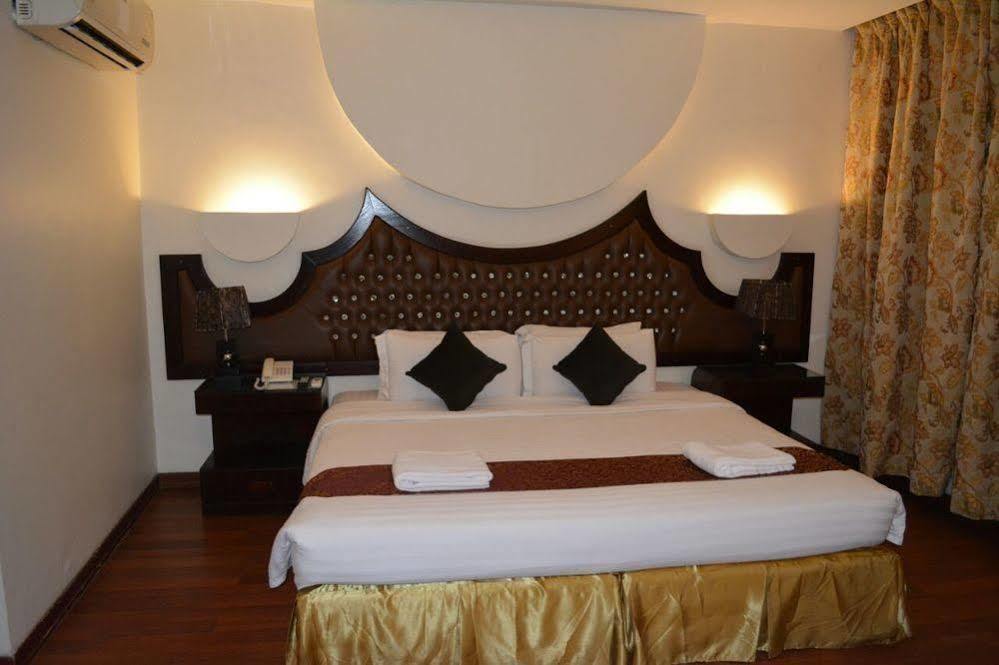 Kenanah Jeddah Hotel Esterno foto